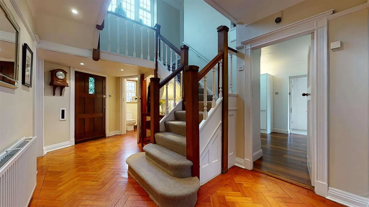Carroll Hill, Loughton, photo 4