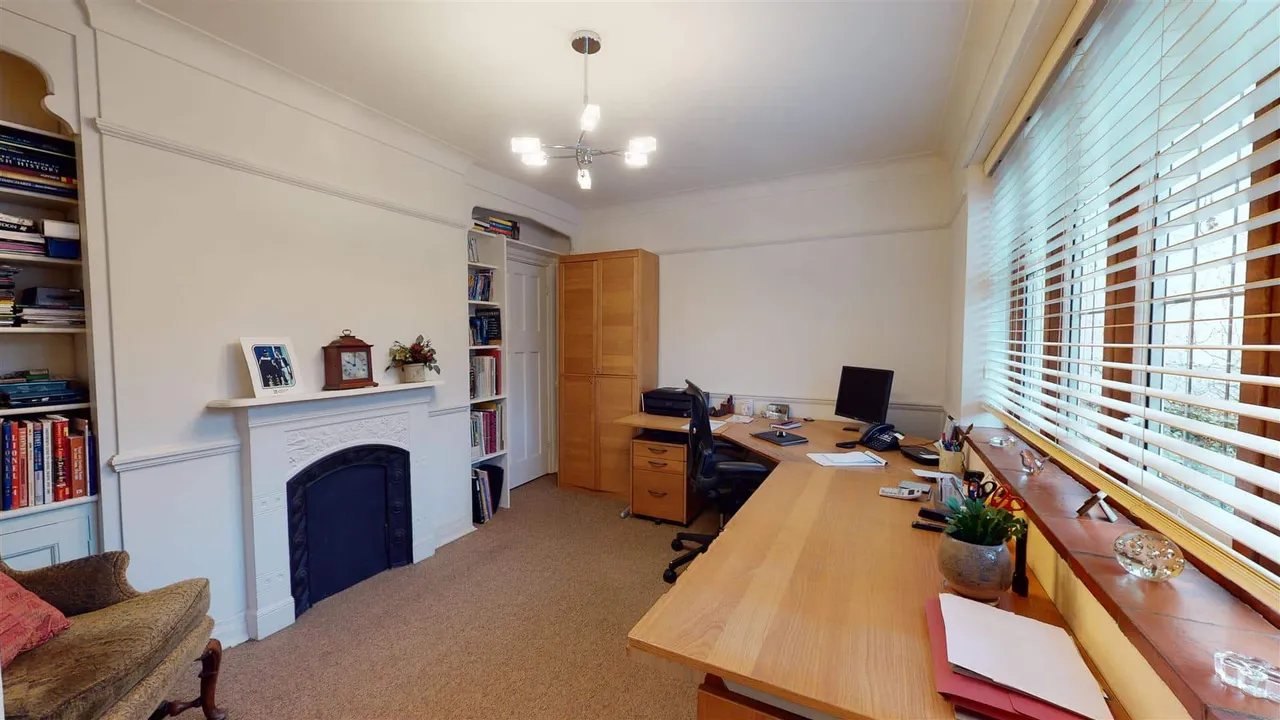 Carroll Hill, Loughton, photo 10