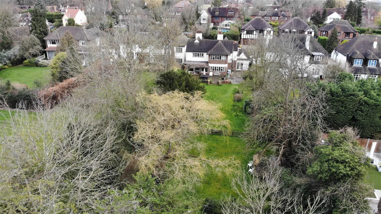 Carroll Hill, Loughton, photo 2