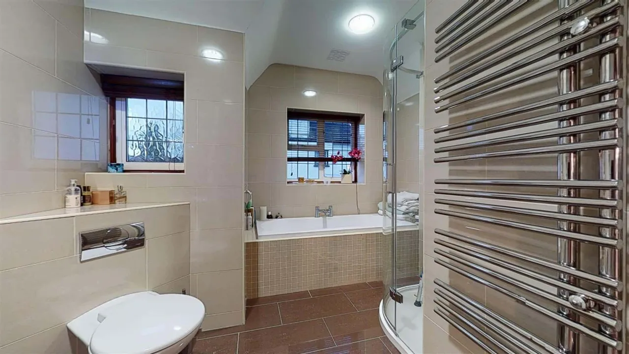 Carroll Hill, Loughton, photo 7
