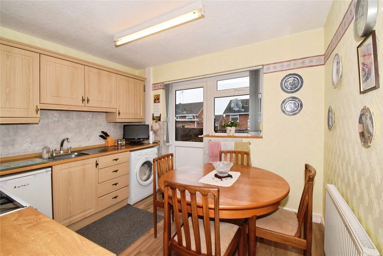 Buckfast Close, Wigston, LE18, photo 4