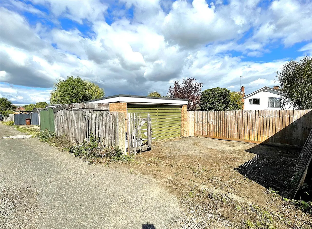 Booth Lane South, Northampton, photo 3
