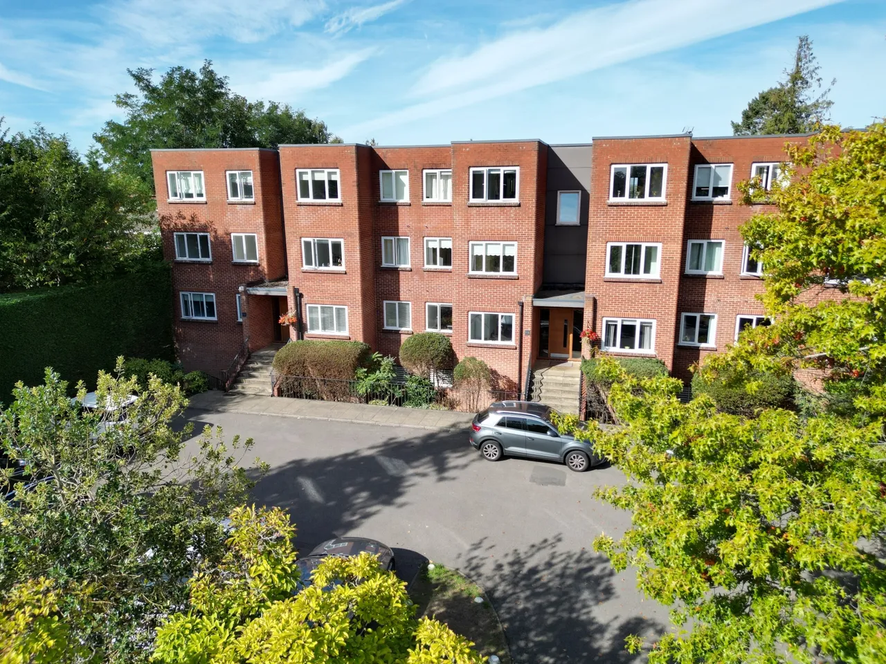 2 bed flat for sale, Oatlands Drive, Weybridge, KT13