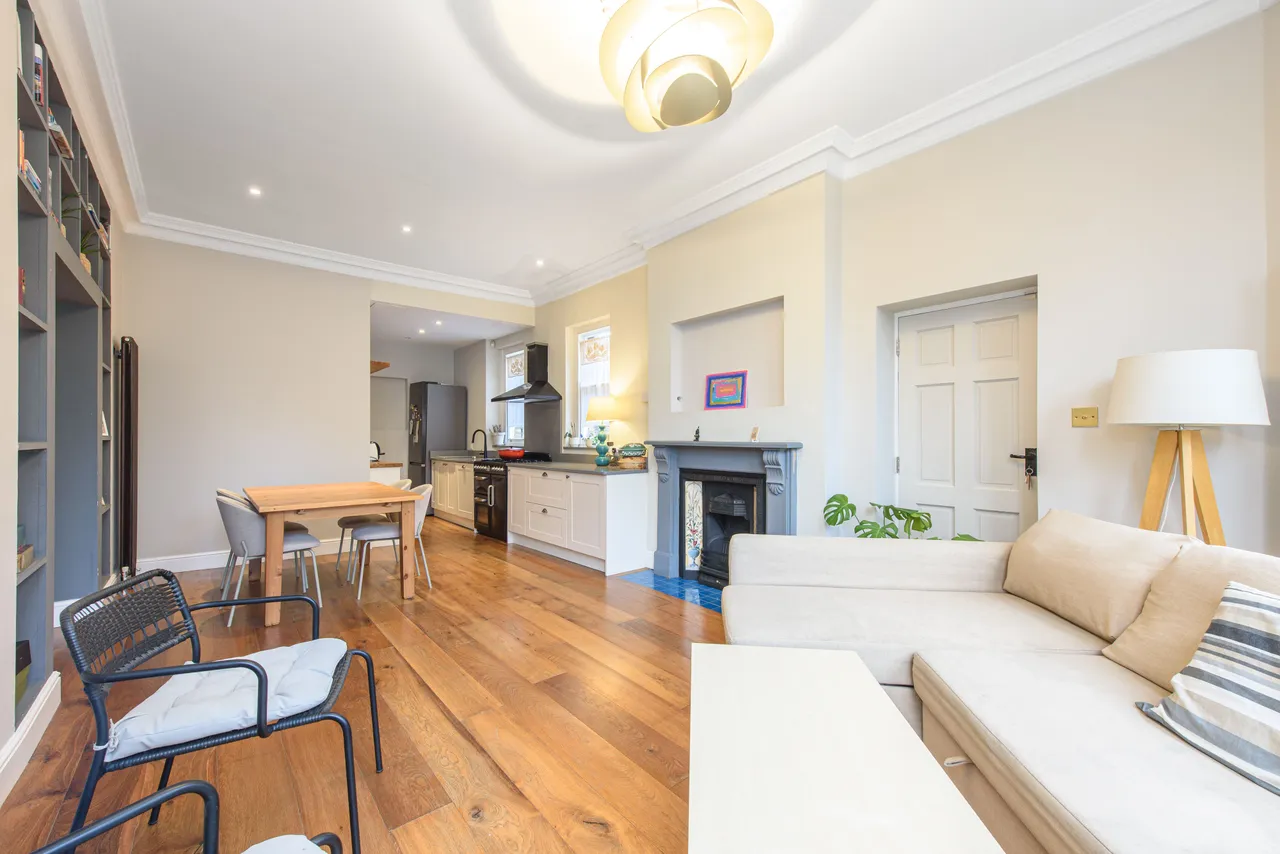 8b Christchurch Avenue, London, photo 7