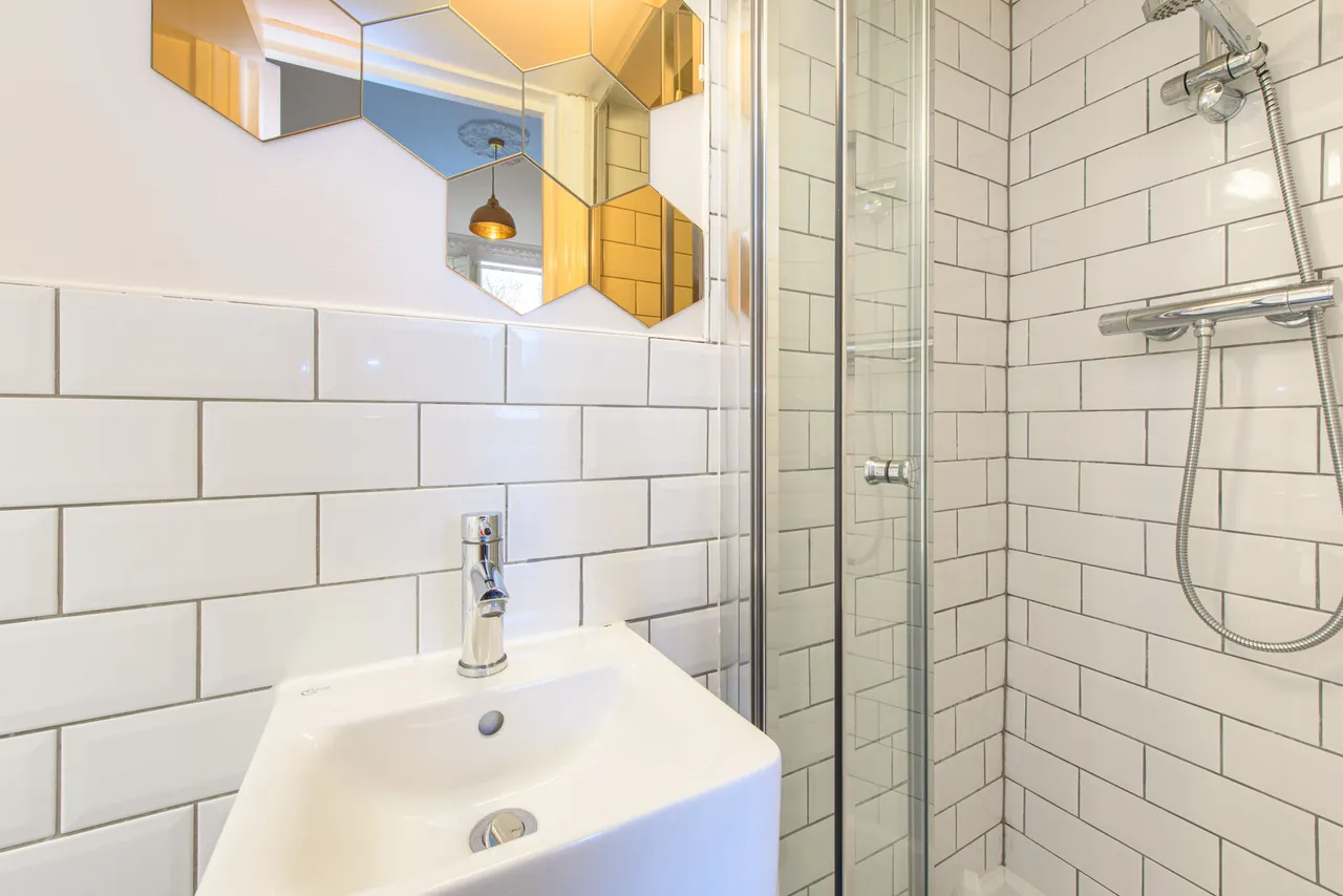 8b Christchurch Avenue, London, photo 8
