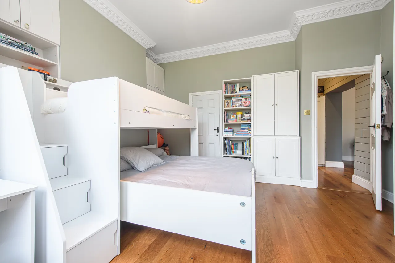 8b Christchurch Avenue, London, photo 10
