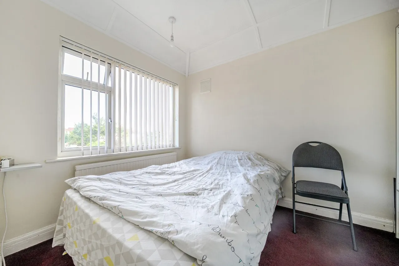 Clinton Avenue, DA16, photo 8