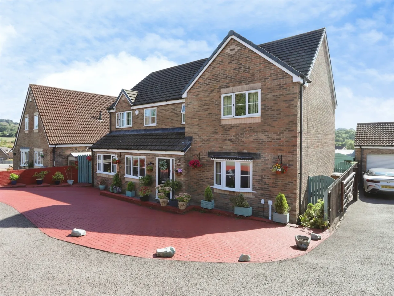 School Close, Treharris, CF46, photo 4