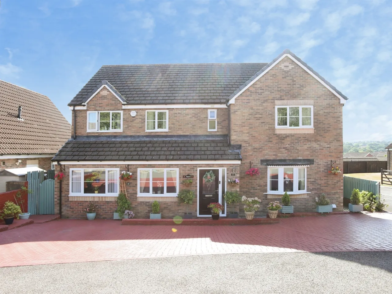 School Close, Treharris, CF46, photo 3