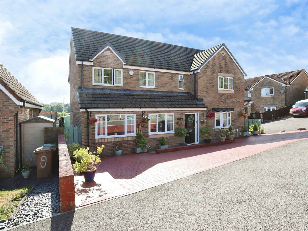 School Close, Treharris, CF46, photo 2