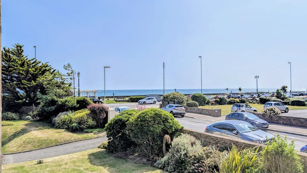 West Parade, Worthing, BN11, photo 19