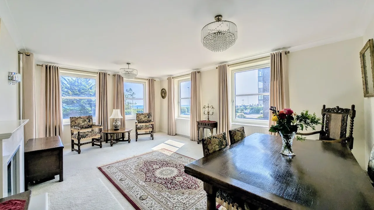 West Parade, Worthing, BN11, photo 2