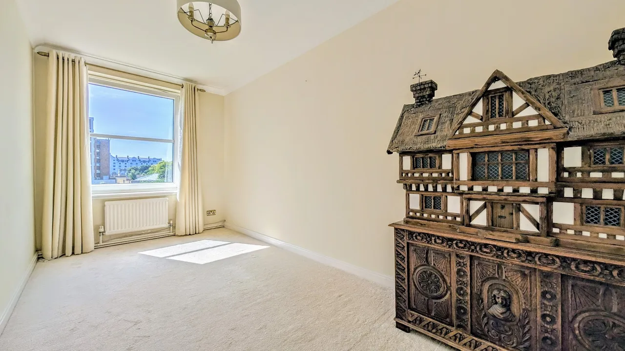 West Parade, Worthing, BN11, photo 12