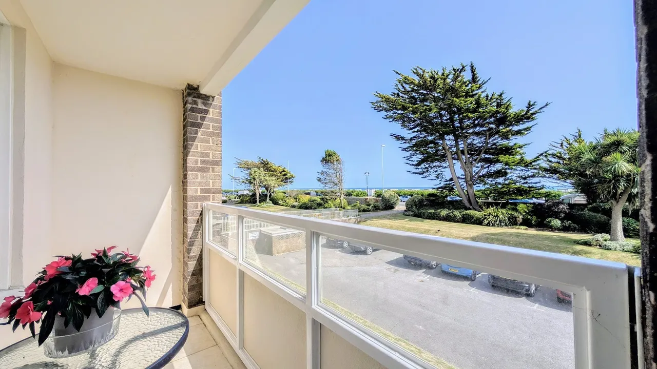 West Parade, Worthing, BN11, photo 16