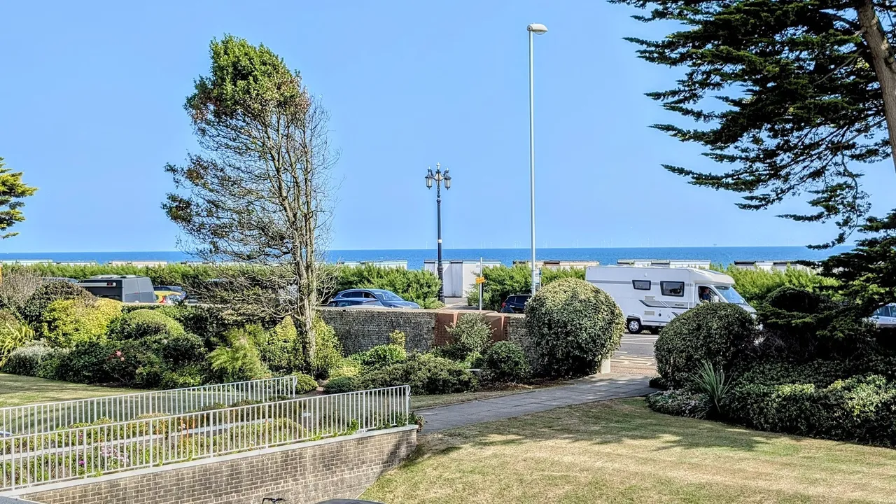 West Parade, Worthing, BN11, photo 22