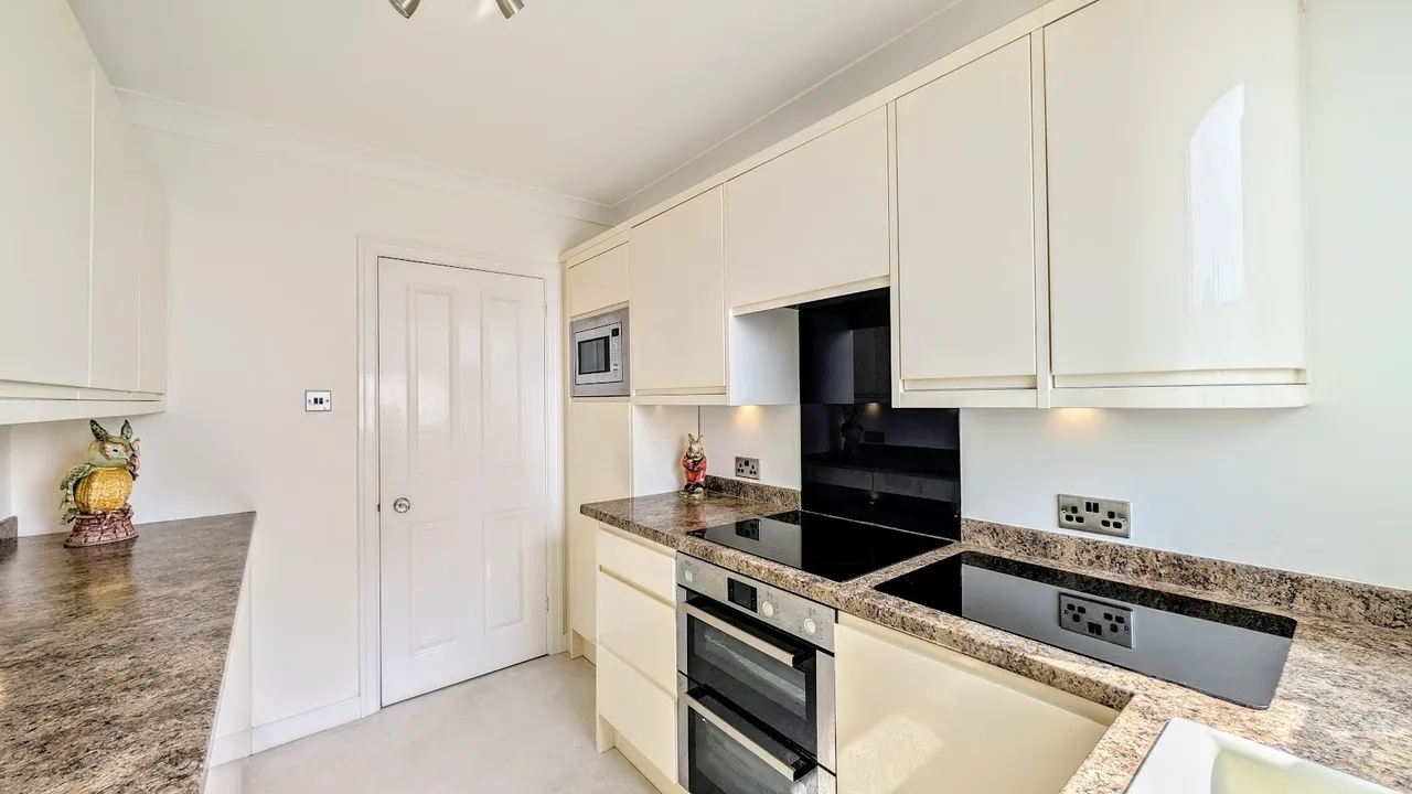 West Parade, Worthing, BN11, photo 6