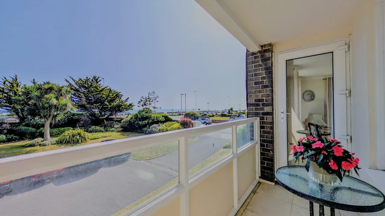 West Parade, Worthing, BN11, photo 18