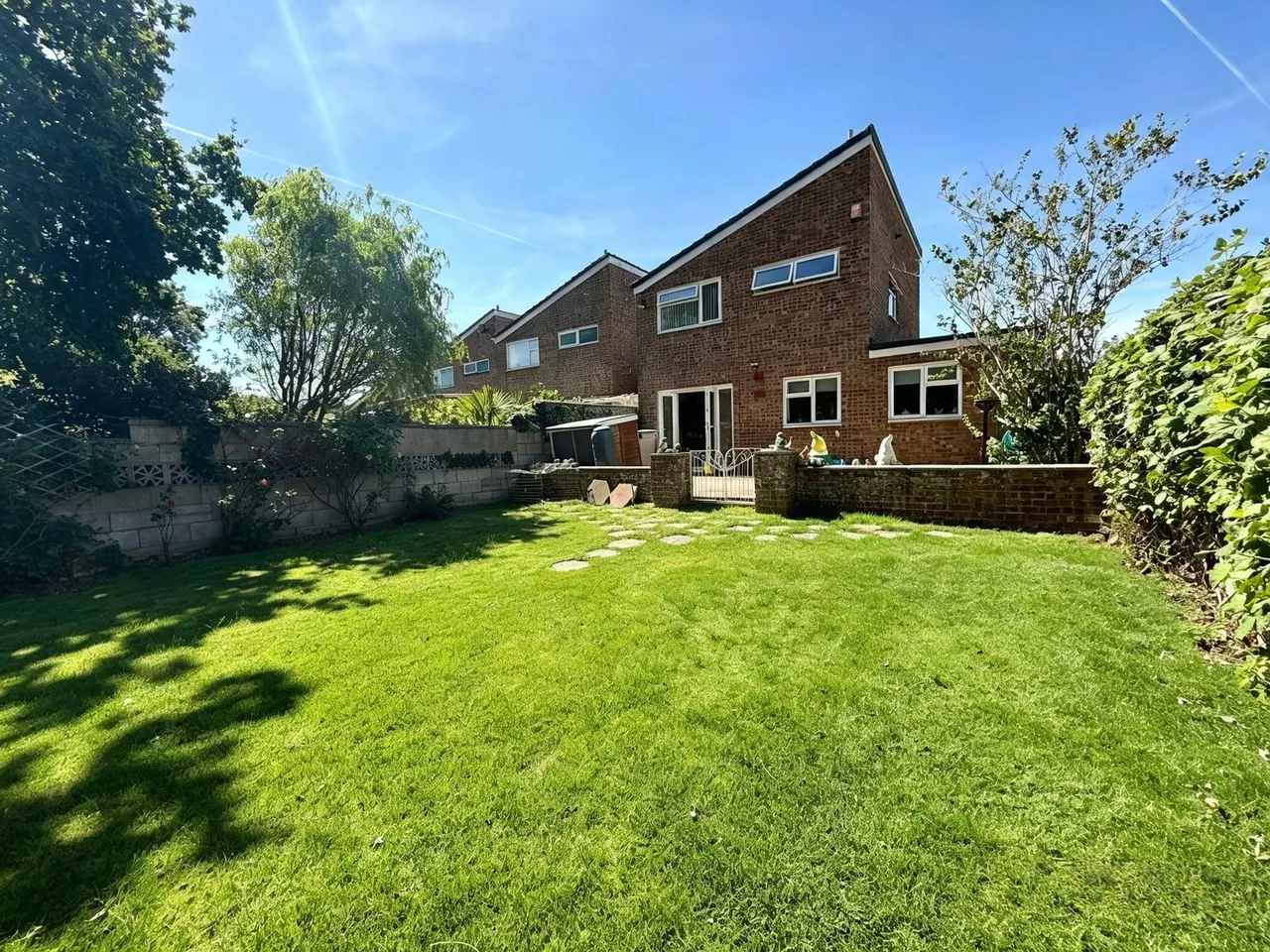 Thorne Road, Swindon, Wiltshire, SN3 6DT, photo 2