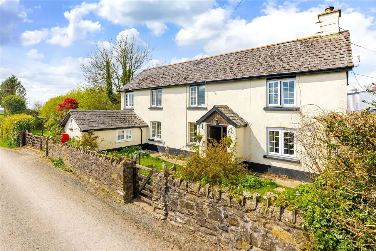 3 bed house for sale — Twitchen, South Molton, Devon, EX36 3LR