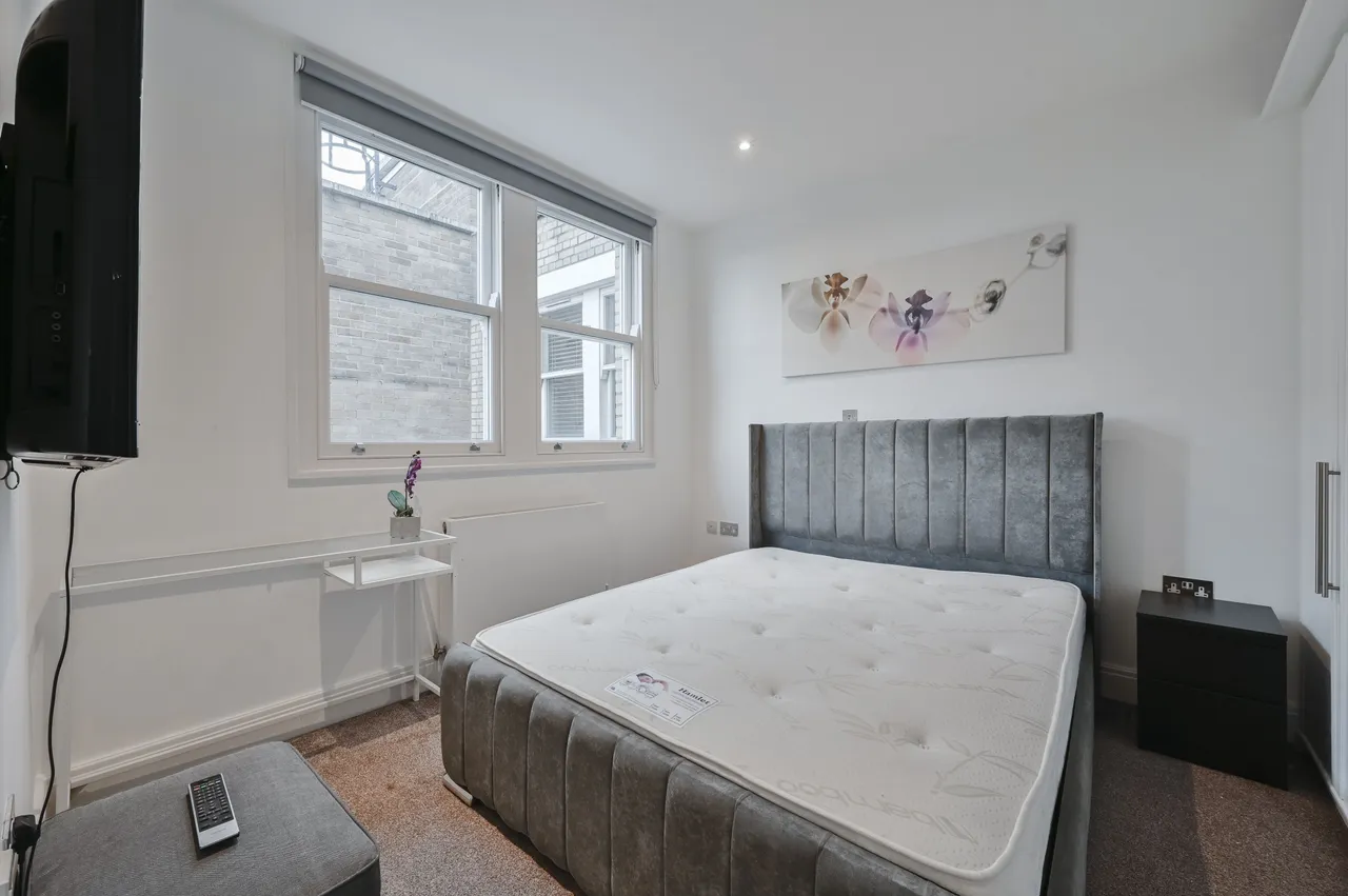 Flat 8, 32 High Holborn, London, photo 4