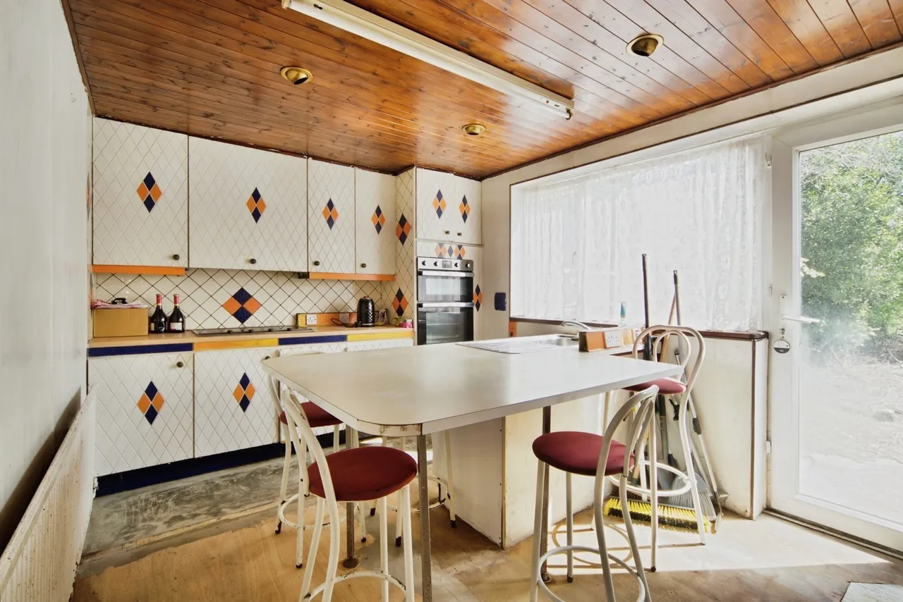 Latymer Way, LONDON, London, N9, photo 11