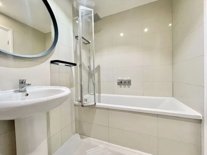 Commercial Road, London E14 7LF, photo 8