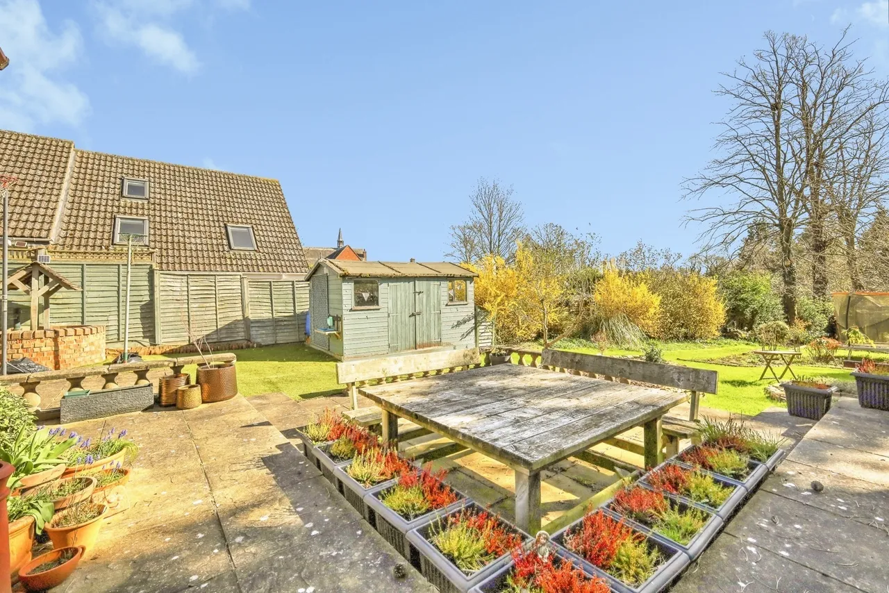 Main Road, Hackleton, Northampton, NN7, photo 27