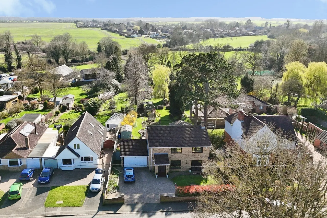 4 bed house for sale — Main Road, Hackleton, Northampton, NN7