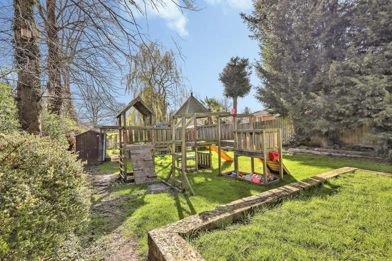 Main Road, Hackleton, Northampton, NN7, photo 38