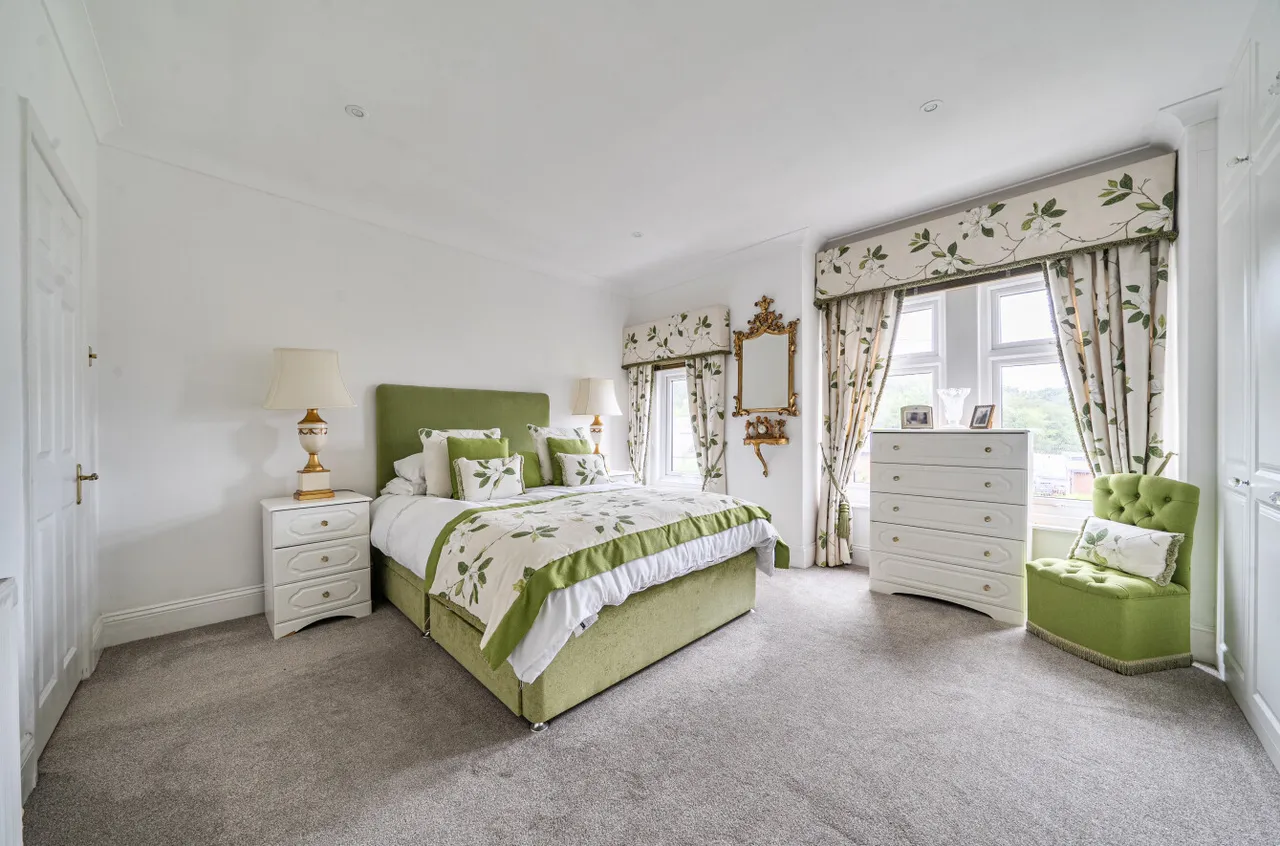 Portsmouth Road, Woolston, SO19, photo 7