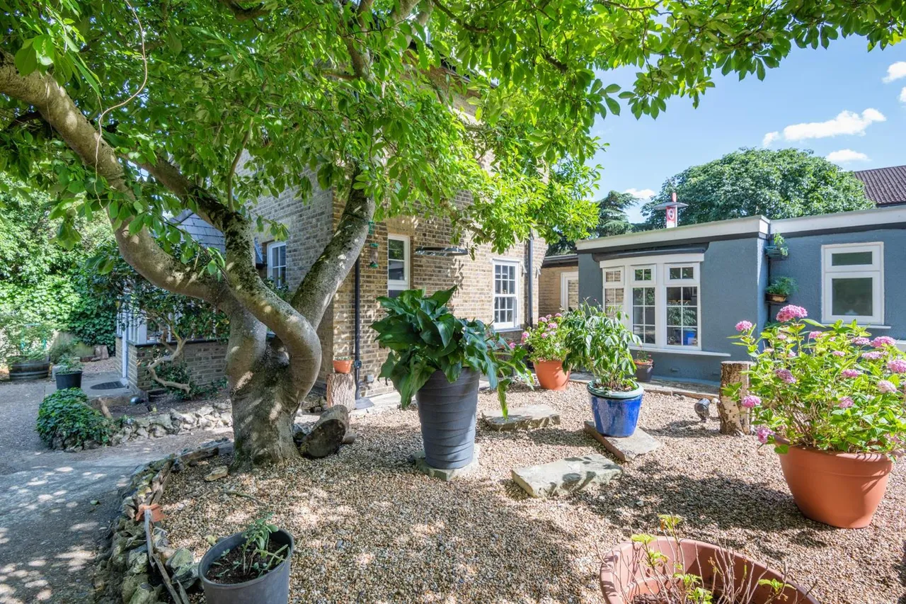 Pickhurst Lane, Bromley, photo 11