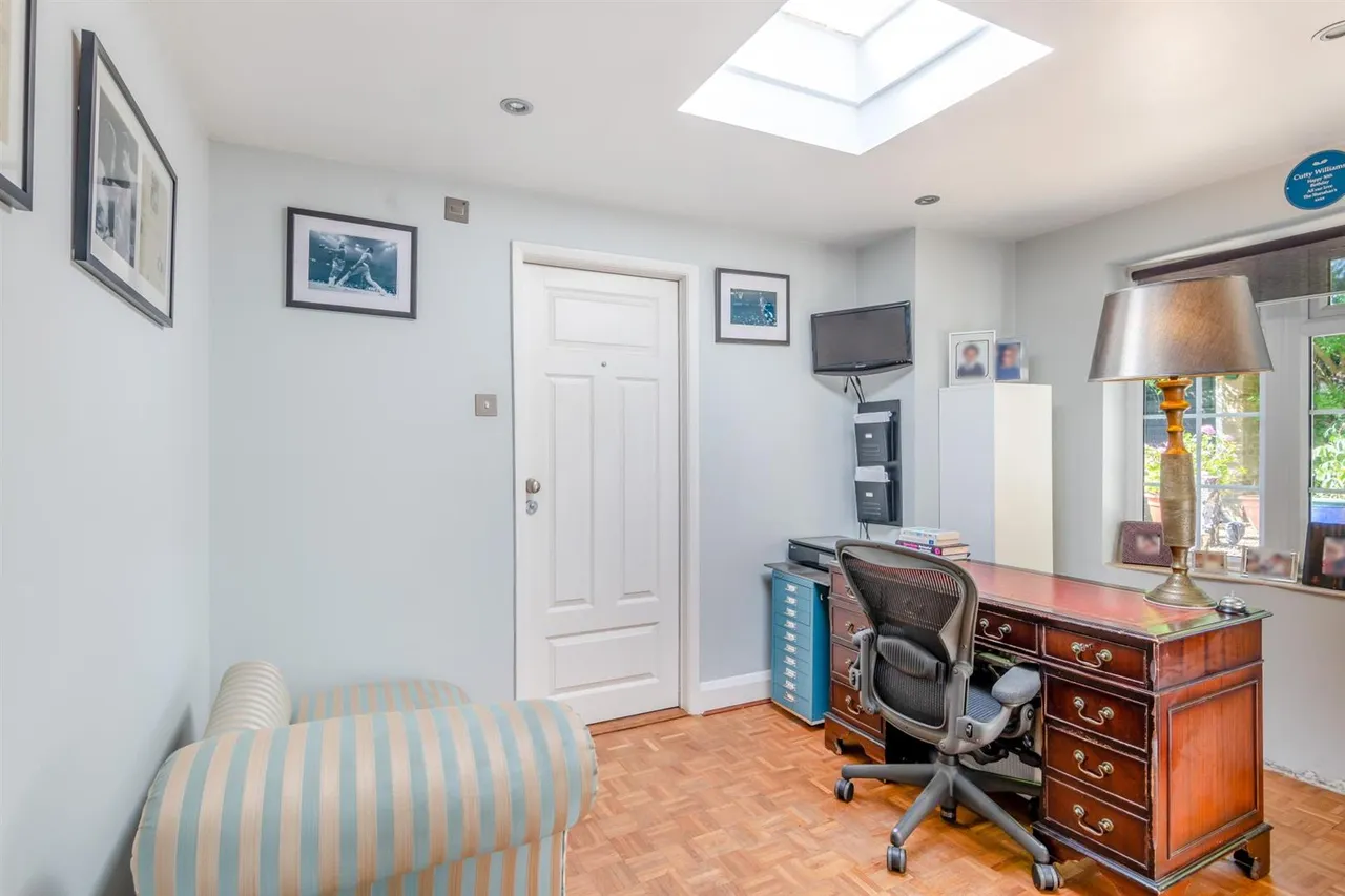 Pickhurst Lane, Bromley, photo 15