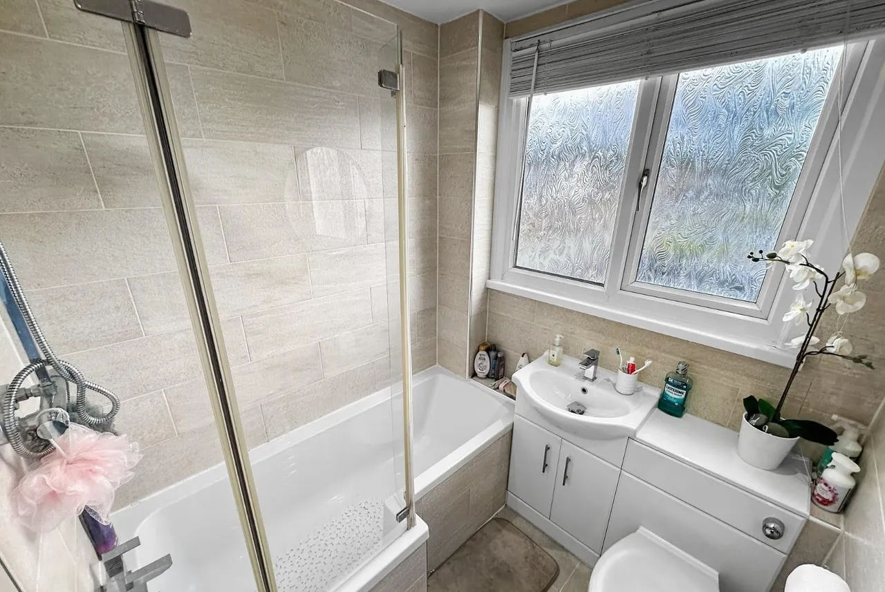 Redesmere Close, Timperley, Cheshire WA15 7EE, photo 15