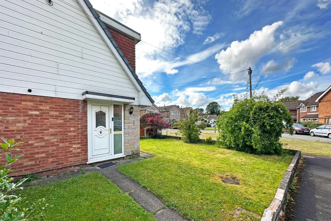 Redesmere Close, Timperley, Cheshire WA15 7EE, photo 28