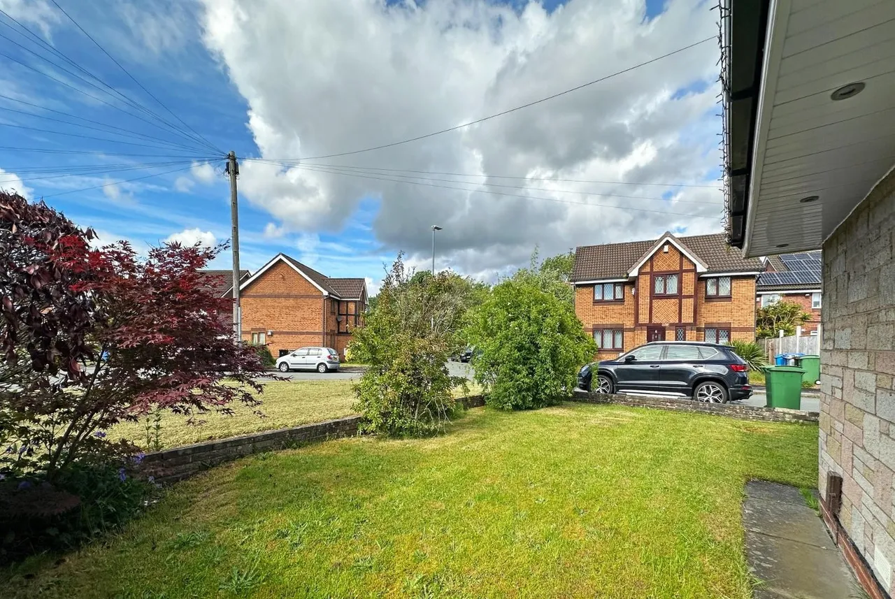 Redesmere Close, Timperley, Cheshire WA15 7EE, photo 29