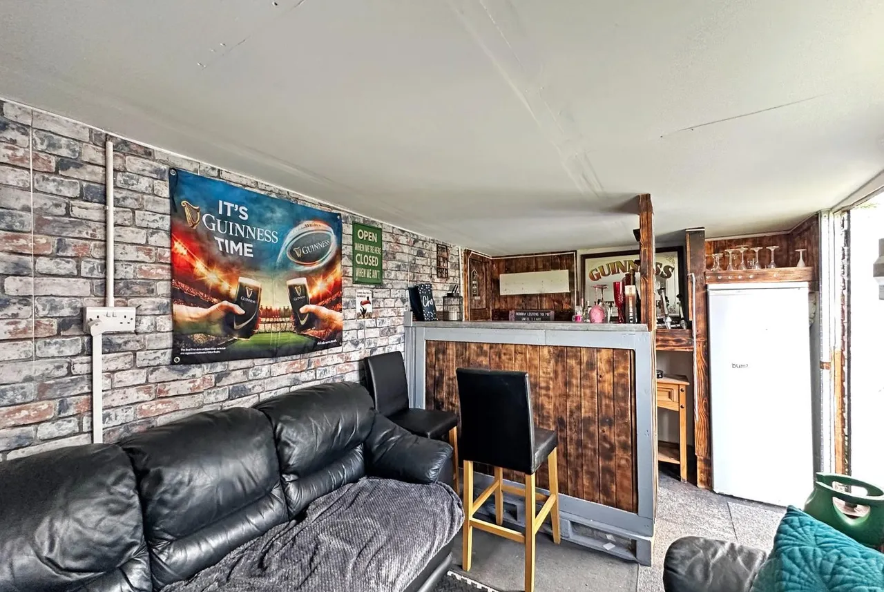 Redesmere Close, Timperley, Cheshire WA15 7EE, photo 18