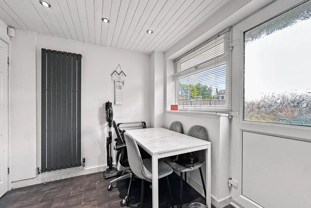 Redesmere Close, Timperley, Cheshire WA15 7EE, photo 7