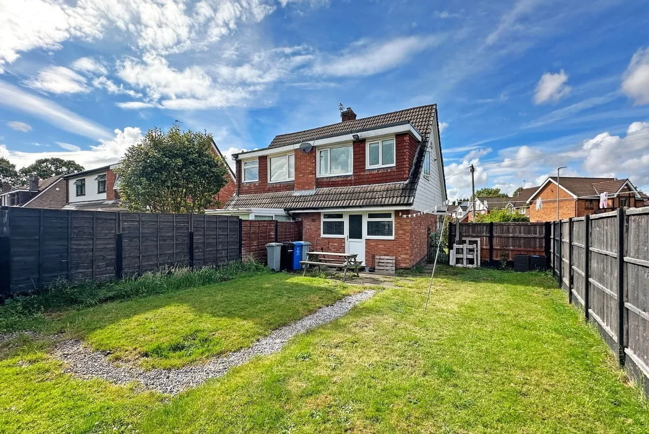 Redesmere Close, Timperley, Cheshire WA15 7EE, photo 25