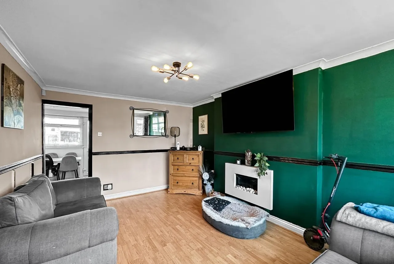 Redesmere Close, Timperley, Cheshire WA15 7EE, photo 5