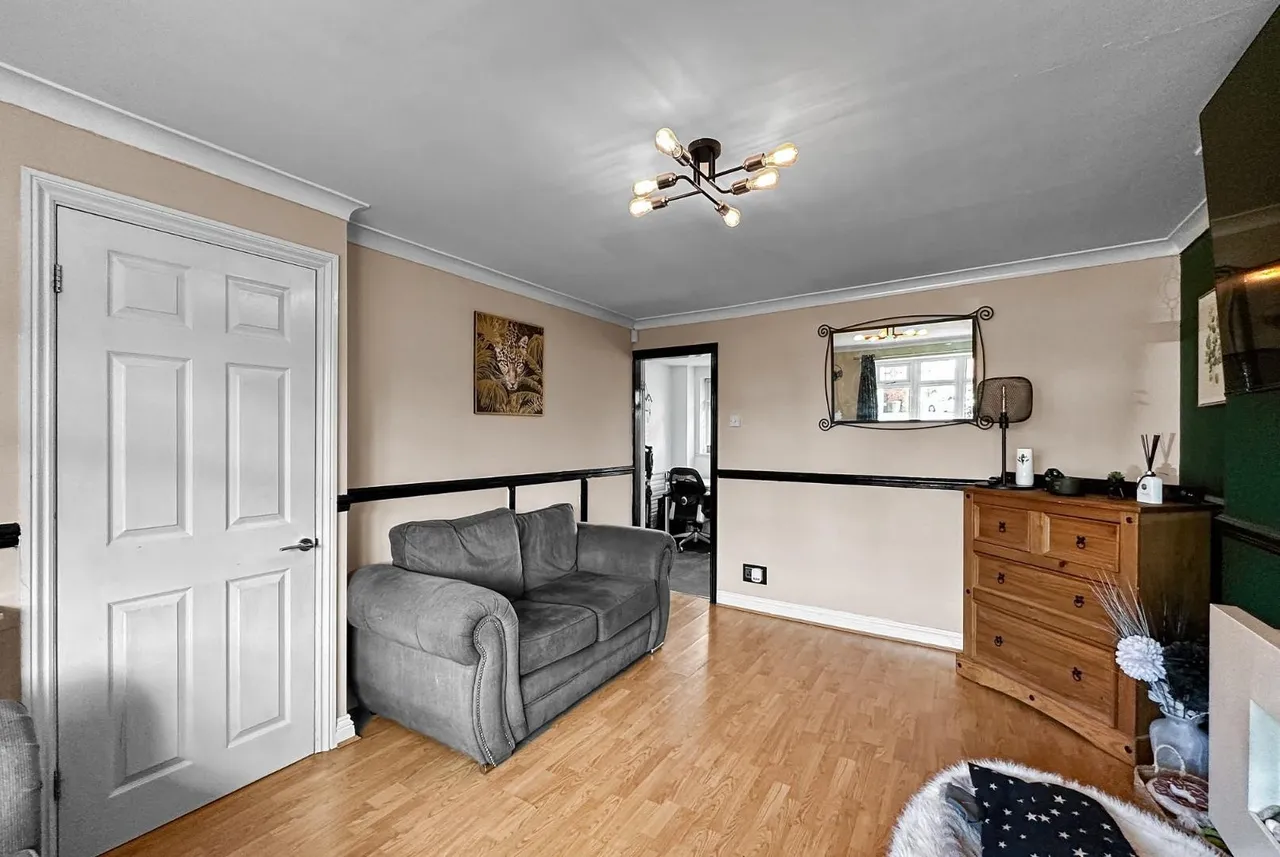Redesmere Close, Timperley, Cheshire WA15 7EE, photo 4