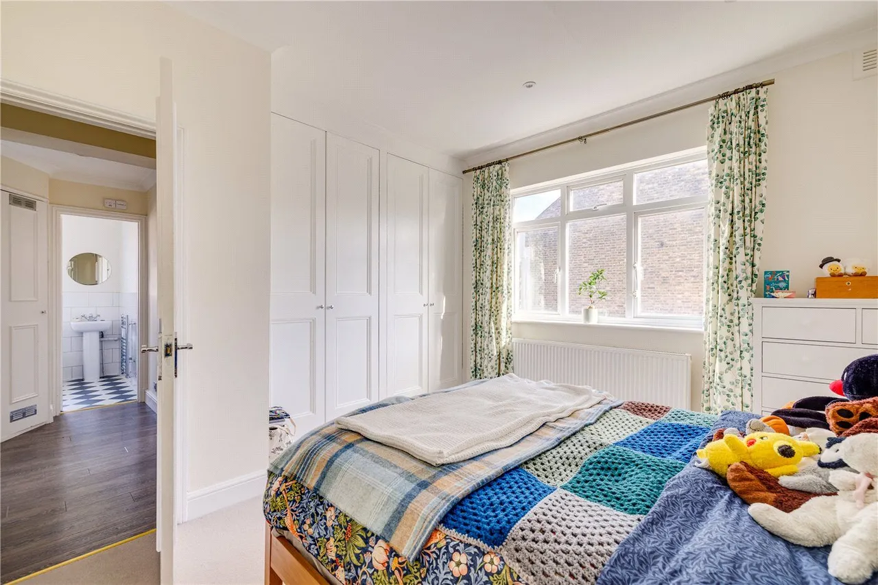 Fulham Palace Road, London, SW6, photo 7