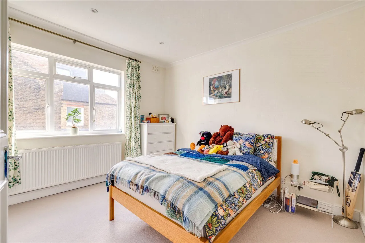 Fulham Palace Road, London, SW6, photo 4