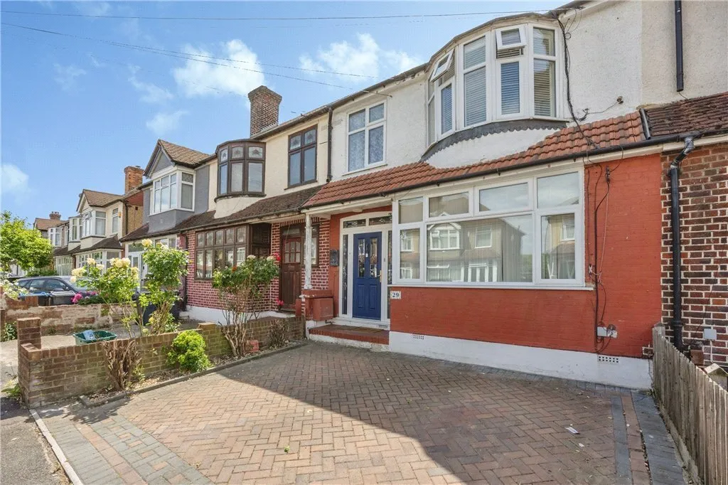 3 bed house for sale — Pentlands Close, Mitcham, CR4