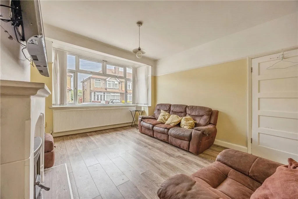 Pentlands Close, Mitcham, CR4, photo 3