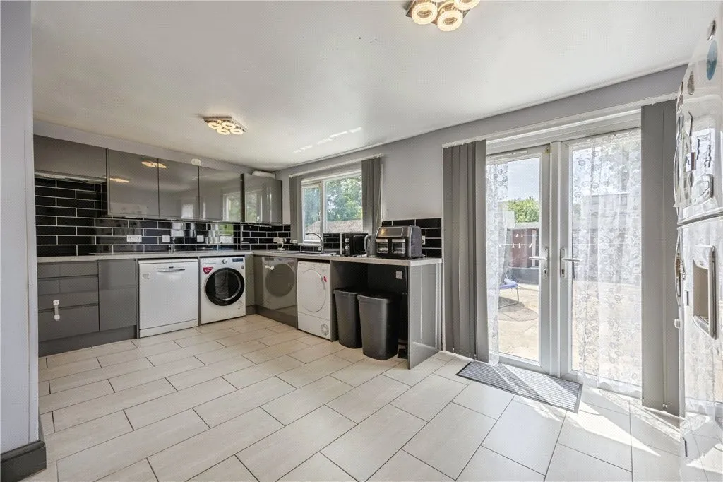 Pentlands Close, Mitcham, CR4, photo 9