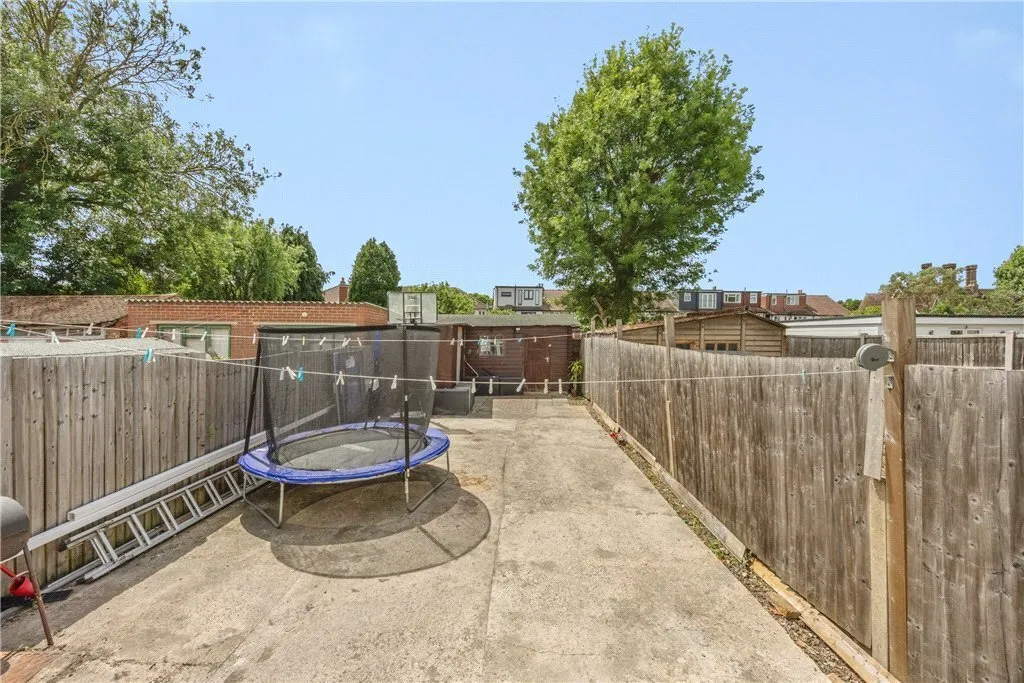 Pentlands Close, Mitcham, CR4, photo 20