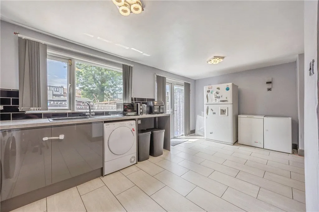 Pentlands Close, Mitcham, CR4, photo 8