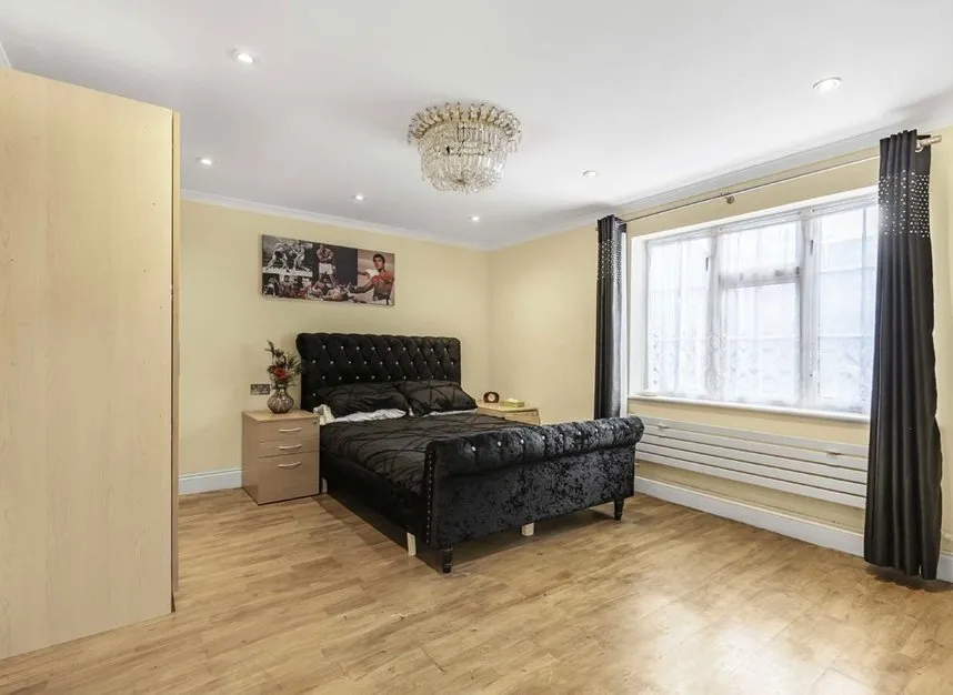 Great West Road, Hounslow, TW5, photo 5