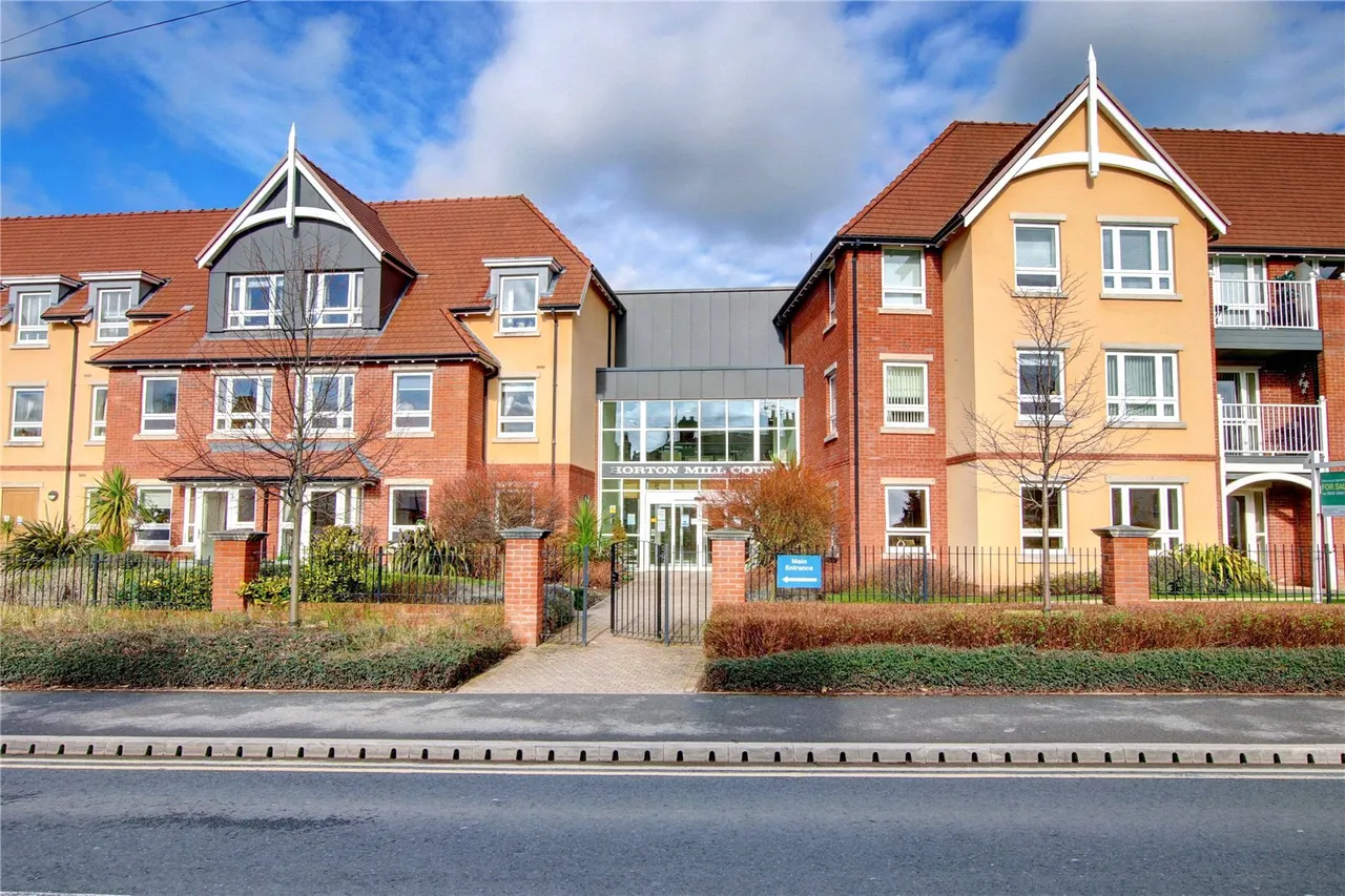 1 bed flat for sale — Hanbury Road, Droitwich, Worcestershire, WR9 8GD