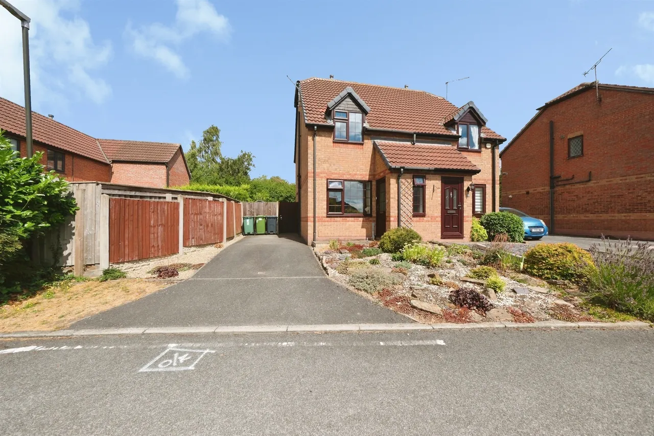 2 bed house for sale, Blackberry Way, Kilburn, DE56